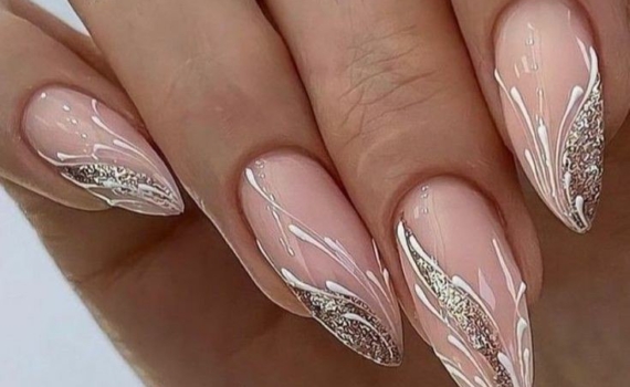 Забудьте про блестки: главный маникюр зимы 2025-2026 — почти невидимый френч